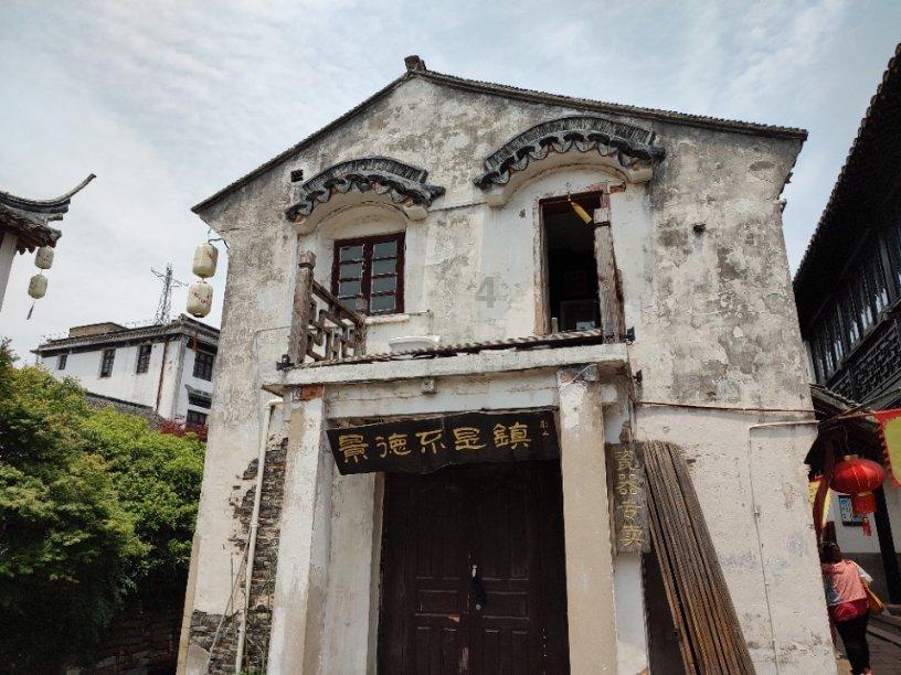 百年老站花式迎客,哈尔滨把交响乐搬进火车站